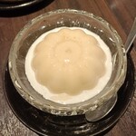 航天 - マンゴープリン　優しい味わいで断面にマンゴーが見て取れます