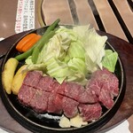 焼肉・ｽﾃｰｷ みーとがぁでん - 