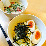 らぁ麺屋まるみ - 冬季限定アツ盛り香醇塩つけ麺味玉付平打ち麺