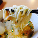 らぁ麺屋まるみ - 平打ち麺に濃厚なスープが…