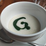 ビストロ ラ ペクニコヴァ - カブのスープ