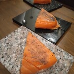 鈴丸 - 炙ります寿司 (一貫)￥528