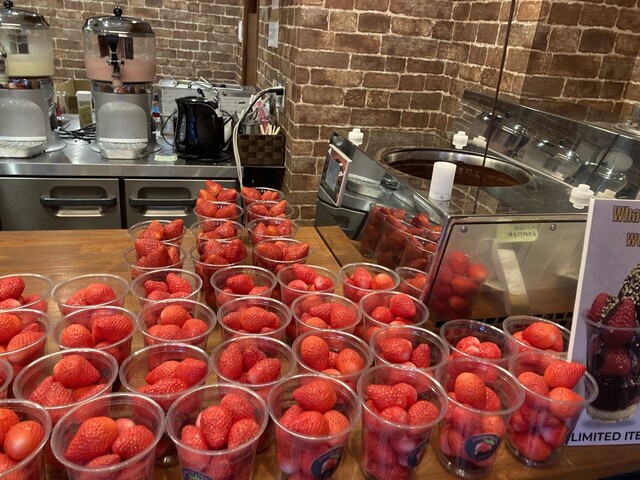 め*•様 週末限定価格　PINK HOUSE strawberry choco 🧸🍫🍓💝 . strawberry choco bear🎀 . MISAKO . ストロベリーチョコ