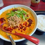 東順永 - 担々麺（¥1,000）ランチのみ半ライス付き、オリジナルラー油を大量に追加