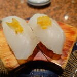 すし弁慶 道笑町店 - にぎり長次郎×回転すし北海道　すし弁慶コラボ寿司　ヒラメ昆布締め　