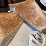 関口フランスパン 目白坂本店 - 厚みのあるトースト