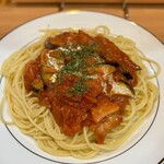 SPAGHETTI晴れるや - ナスとベーコンの完熟トマトソース