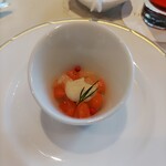 ザ・カハラ ホテル&リゾート 横浜 - スコットランド産アトランティックサーモンとホタテのタルタルソースエイグレット