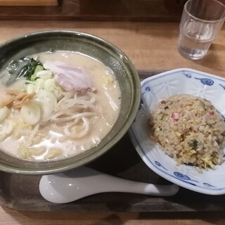 手作りの味噌らーめん 味噌樽_1