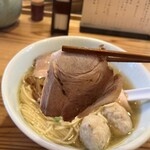 塩そば 時空 - しっとりと柔らかな豚チャーシュー