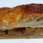 石窯ベーカリー ブロッドン - 紅玉のアップルパイ断面