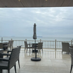 マハロ - この日は運悪く天気が良くありませんでした。天気のいい日はテラスもいいと思います。