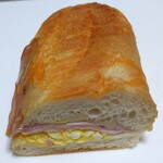 石窯ベーカリー ブロッドン あべのハルカス近鉄本店 - ハムタマゴのチーズサンド断面