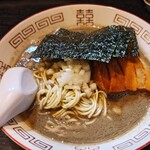 中華ソバ 伊吹 - セメント色の旨さの沼「濃くち」