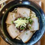 すば処 あじぐくるいしみね - 三枚肉そば