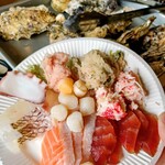 まるはま - 浜焼きの合間に食べるお刺身のひんやりも最高♡　贅沢すぎるー