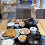 Tonkoya FISH MARKET - 