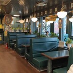 ラッキーピエロ - 店内