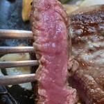 グリル上坂  - 分厚い牛ヒレステーキは焼き加減が絶妙で、とても柔らかく、150gもあっという間に完食！