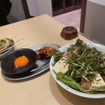 野菜巻き串と焼き鳥 串とメシにはサケキタル。 - 