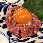 大阪屋 - 炙りユッケ