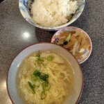 聚鳳 - ランチに付くものはスープとご飯と搾菜です