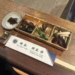 柳家 - しめじ、椎茸　高野豆腐、猪の肉味噌、水菜　鹿の時雨煮、行者ニンニク　ヘボ