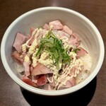 麺や 虎徹 - 肉マヨ丼アップ