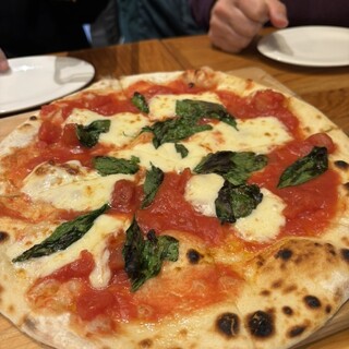 口コミ一覧 : It's a PIZZA （イッツアピッツア） - 栗平/ピザ [食べログ]