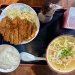 かふぅ食堂 - とんかつと沖縄そばのセット