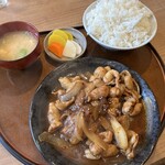 又兵衛 旭店 - 定食全景