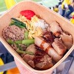 なかむら - 角煮弁当
      (2025/10/4 V・ファーレン長崎戦)