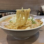 なりたけ - 中太麺。