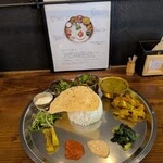 ダルバート食堂 ムスタンタカリチューロ - ダルバート山羊と週替り