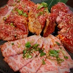 炭火焼肉 にく式 すすきの店 - 