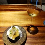 Fusible - .....一品目　  牡蠣の冷製    ソルベ-日本酒と柚子のジュレ.....白ワイン  Chablis Cuvee Marianne/Domaine Bersan２０２０.....