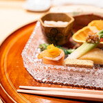 銀座 しのはら - スモークサーモン、黄身酢、シャインマスカット