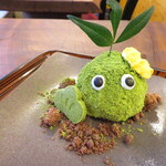 盆栽レストラン大宮 - おめめをつけた苔玉ケーキ