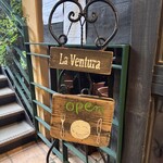 ラ ベントゥーラ - 看板