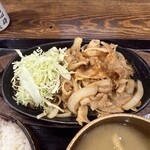 炭火焼干物定食 しんぱち食堂 ウィング上大岡店 - 