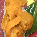 寿司虎 - 料理写真:ウニ塩一貫にぎり〰︎最後の最後に╰(*´︶`*)╯♡