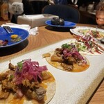 LAS DOS CARAS MODERN MEXICANO Y TACOS - 