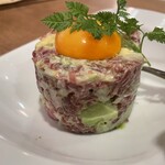 下北沢 肉バル Bon - 馬肉とアボカドのタルタル