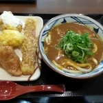 丸亀製麺 菊川店 - カレーうどん、ちくわ、玉子、鶏天、いなり