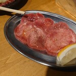 ホルモンと酒 春田屋 - 