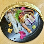 ふじわら - 地魚のお造り(ヨコワ炙り、ヒラメ、赤バイ、鬼海老)+活カニ刺し