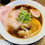 おダシと銀しゃり 中華そば 上々 - 料理写真:着席してから2分程で着丼、提供超早い。