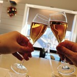 カフェレストラン カメリア - ノンアルコールのシャンパンで乾杯