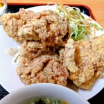 台湾料理 一番亭 鶴岡店 - 塩コショウを付けて食べます