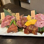 炭火焼肉 にく式 すすきの店 - カイノミ、ハラミ、カルビ盛り合わせ